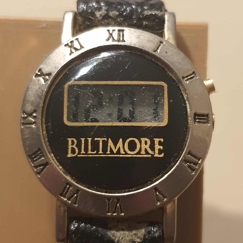 🦋10/$20🦋 Vtg Biltmore Goltone/Black Leather Digital LCD Women's Watch